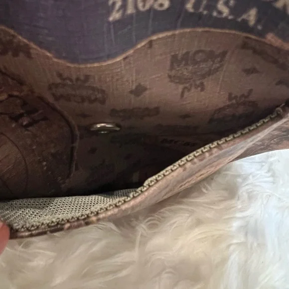 MCM ❤️HOST PICK❤️🔥RARE🔥Crossbody Bag - Picture 7 of 11